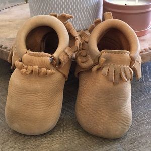 Freshly Picked size 4 honey colored leather Moccs